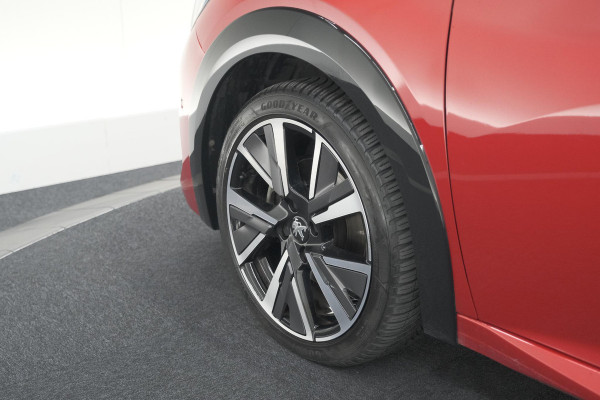 Peugeot 208 PureTech 130 EAT8 GT | Panoramadak | Camera | Apple Carplay | Stoelverwarming