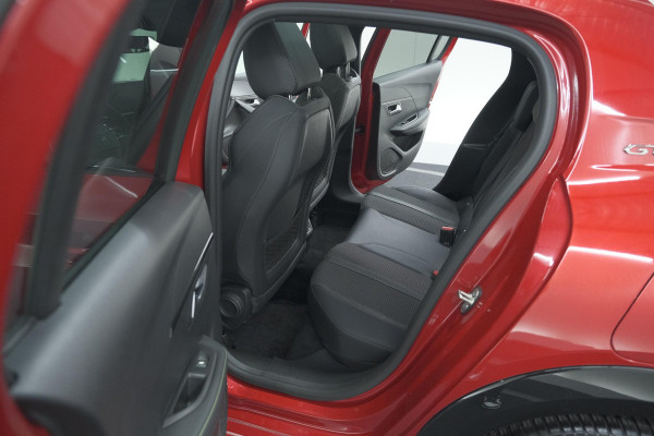 Peugeot 208 PureTech 130 EAT8 GT | Panoramadak | Camera | Apple Carplay | Stoelverwarming