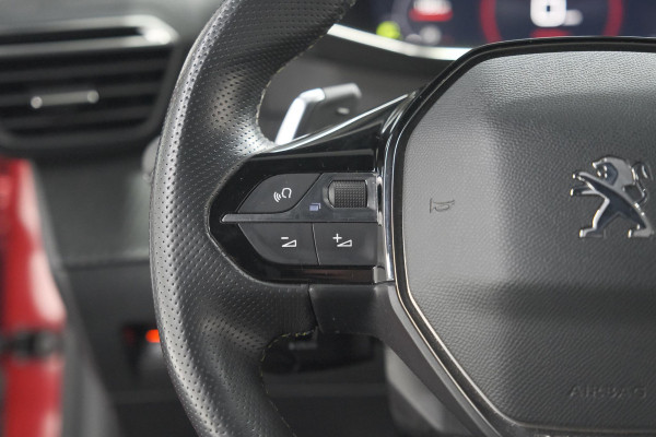 Peugeot 208 PureTech 130 EAT8 GT | Panoramadak | Camera | Apple Carplay | Stoelverwarming