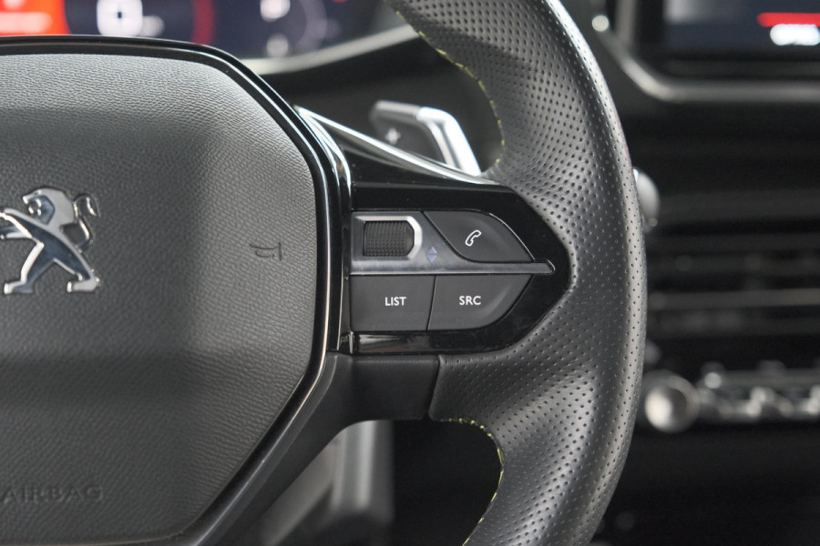 Peugeot 208 PureTech 130 EAT8 GT | Panoramadak | Camera | Apple Carplay | Stoelverwarming