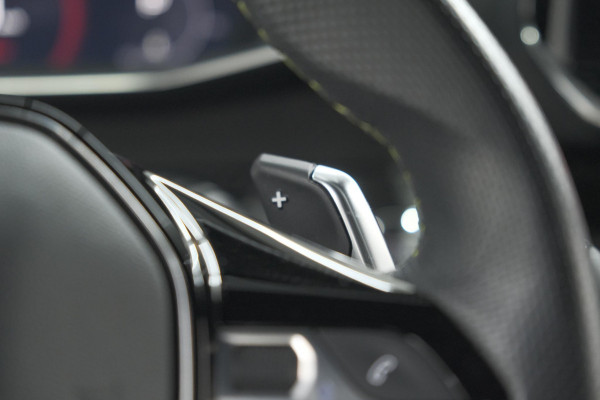 Peugeot 208 PureTech 130 EAT8 GT | Panoramadak | Camera | Apple Carplay | Stoelverwarming