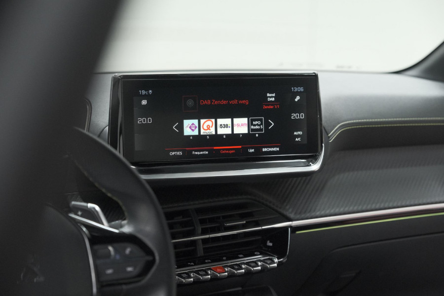 Peugeot 208 PureTech 130 EAT8 GT | Panoramadak | Camera | Apple Carplay | Stoelverwarming