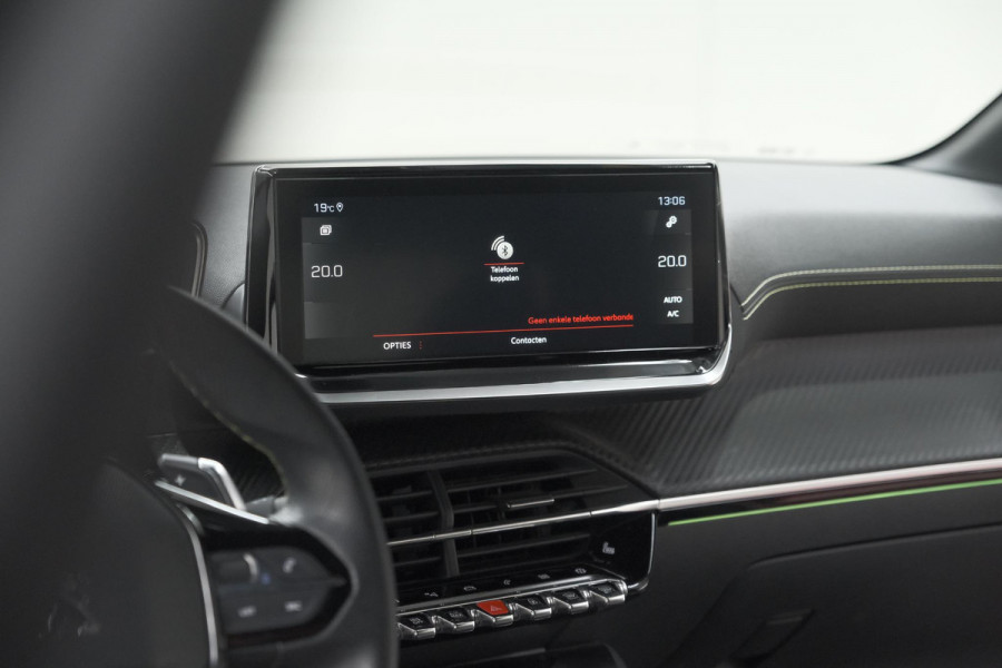 Peugeot 208 PureTech 130 EAT8 GT | Panoramadak | Camera | Apple Carplay | Stoelverwarming