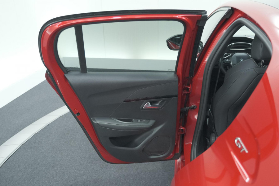 Peugeot 208 PureTech 130 EAT8 GT | Panoramadak | Camera | Apple Carplay | Stoelverwarming