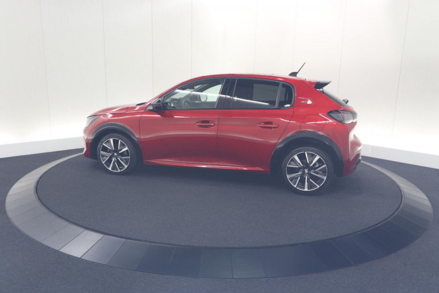 Peugeot 208 PureTech 130 EAT8 GT | Panoramadak | Camera | Apple Carplay | Stoelverwarming