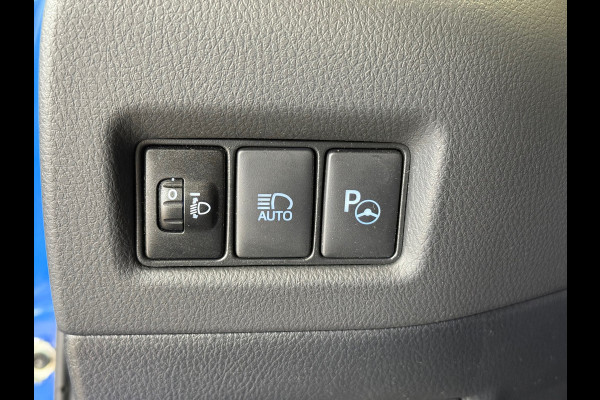 Toyota C-HR 1.2 Bi-Tone NAVI CAMERA TREKHAAK CLIMATE CRUISE CONTROL JBL SOUND