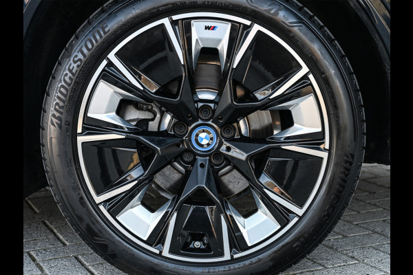 BMW iX3 High Executive 80 kWh M-Sport | Soh 100% | Facelift | Panoramadak | Comfort access | Trekhaak | Shadow-line | Sport seats | Active cruise | 360 camera | Head-up | Harman/Kardon
