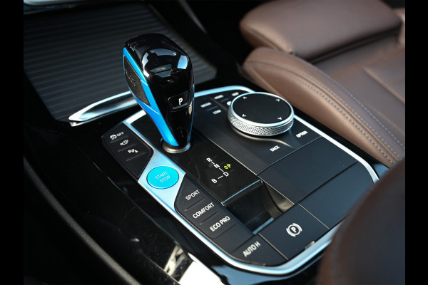 BMW iX3 High Executive 80 kWh M-Sport | Soh 100% | Facelift | Panoramadak | Comfort access | Trekhaak | Shadow-line | Sport seats | Active cruise | 360 camera | Head-up | Harman/Kardon