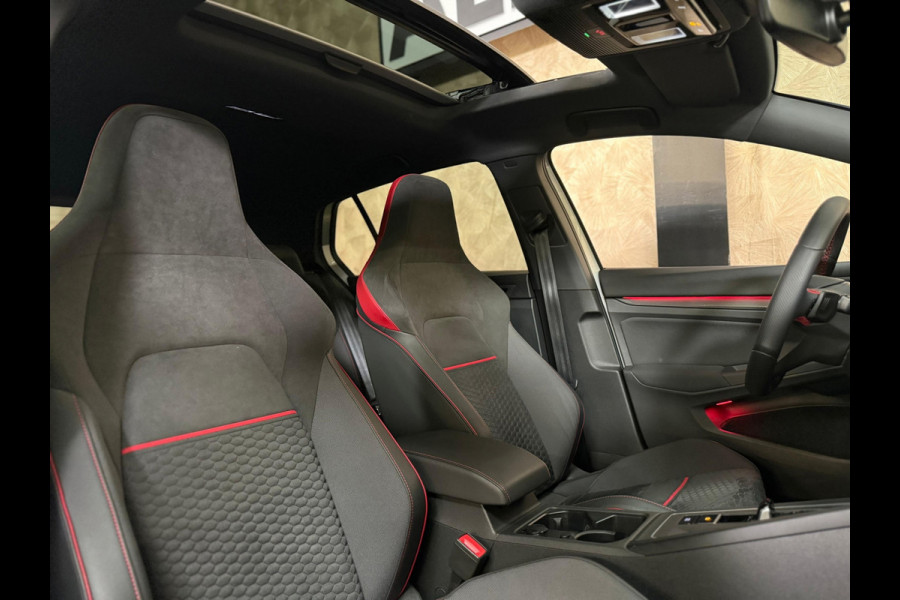 Volkswagen Golf 2.0 TSI GTI CLUBSPORT | Pano | Stoel/Stuurverwarming | IQ Light | Camera | Harman Kardon