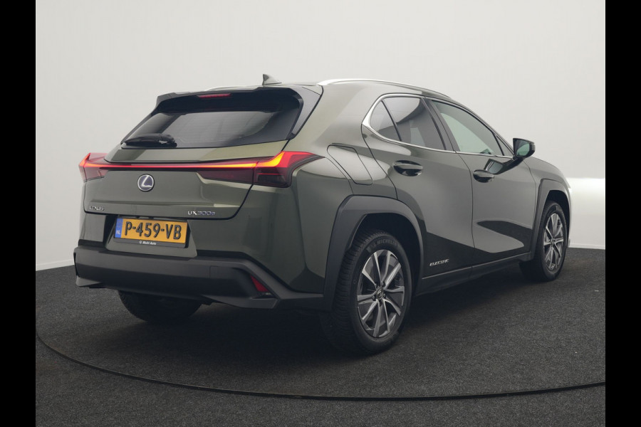 Lexus UX 300e Business 54 kWh 204pk Dealer O.H. | Adaptive Cruise | Camera | LED Koplampen | Lane Assist | Alcantara Sportstoelen | Virtual | DAB |