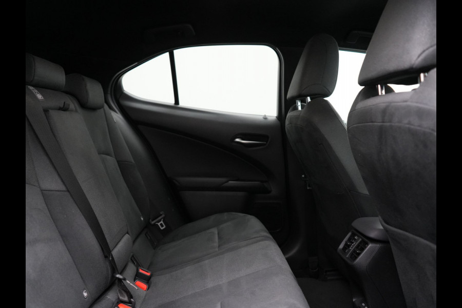 Lexus UX 300e Business 54 kWh 204pk Dealer O.H. | Adaptive Cruise | Camera | LED Koplampen | Lane Assist | Alcantara Sportstoelen | Virtual | DAB |