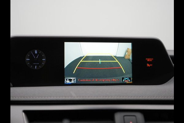 Lexus UX 300e Business 54 kWh 204pk Dealer O.H. | Adaptive Cruise | Camera | LED Koplampen | Lane Assist | Alcantara Sportstoelen | Virtual | DAB |