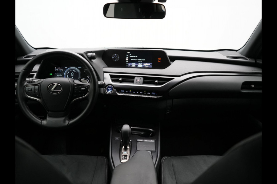 Lexus UX 300e Business 54 kWh 204pk Dealer O.H. | Adaptive Cruise | Camera | LED Koplampen | Lane Assist | Alcantara Sportstoelen | Virtual | DAB |