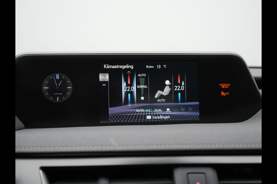Lexus UX 300e Business 54 kWh 204pk Dealer O.H. | Adaptive Cruise | Camera | LED Koplampen | Lane Assist | Alcantara Sportstoelen | Virtual | DAB |