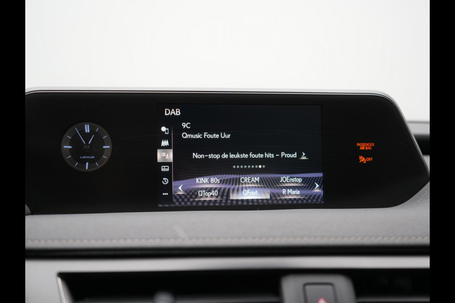 Lexus UX 300e Business 54 kWh 204pk Dealer O.H. | Adaptive Cruise | Camera | LED Koplampen | Lane Assist | Alcantara Sportstoelen | Virtual | DAB |