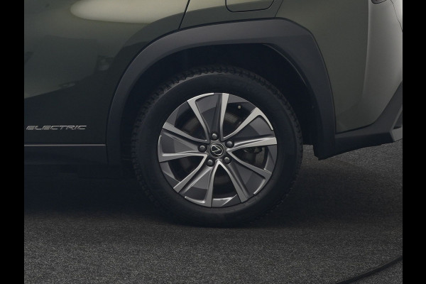 Lexus UX 300e Business 54 kWh 204pk Dealer O.H. | Adaptive Cruise | Camera | LED Koplampen | Lane Assist | Alcantara Sportstoelen | Virtual | DAB |