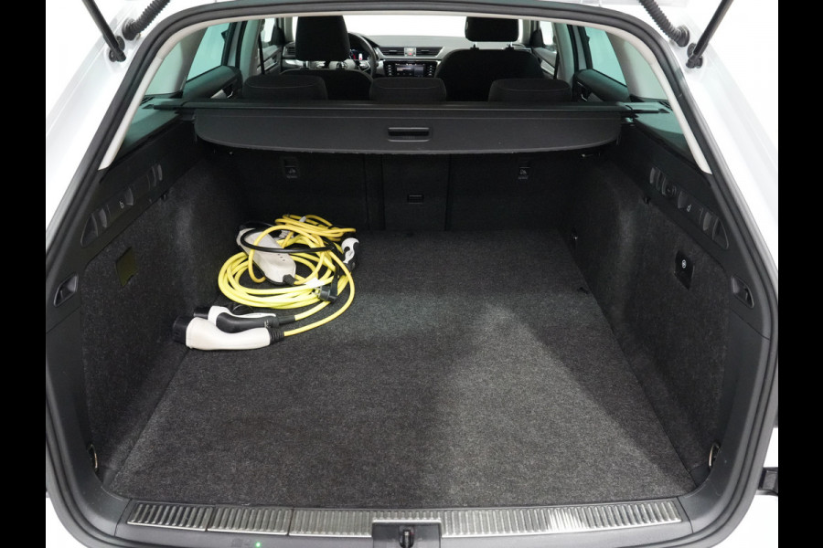 Škoda Superb Combi 1.4 TSI iV 204pk PHEV Business Edition Plus Trekhaak | Camera | Memory | Carplay | 18" | LED