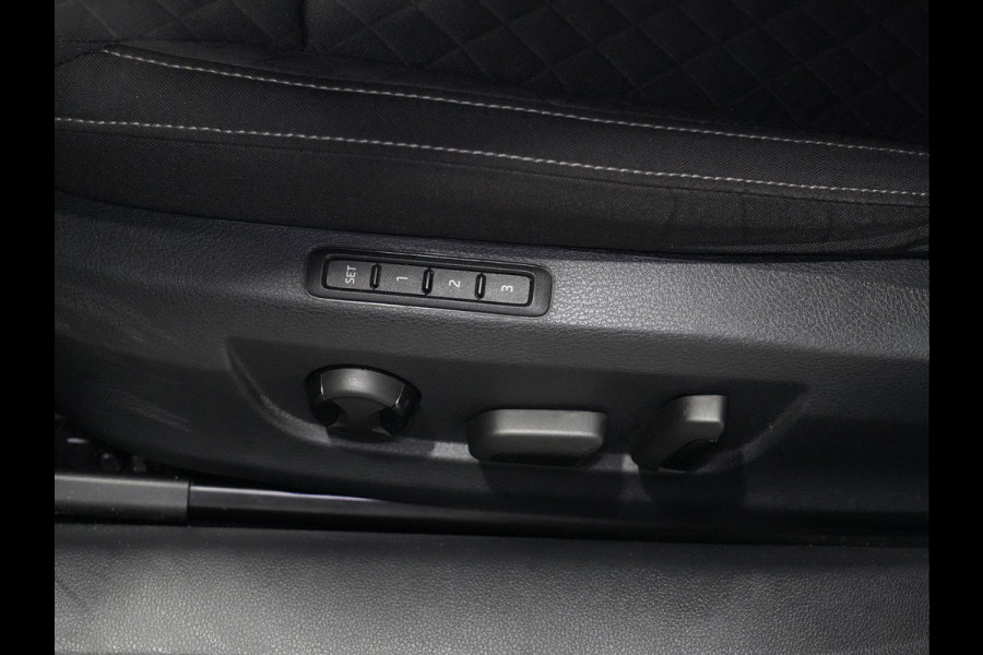 Škoda Superb Combi 1.4 TSI iV 204pk PHEV Business Edition Plus Trekhaak | Camera | Memory | Carplay | 18" | LED