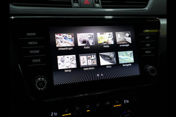Škoda Superb Combi 1.4 TSI iV 204pk PHEV Business Edition Plus Trekhaak | Camera | Memory | Carplay | 18" | LED