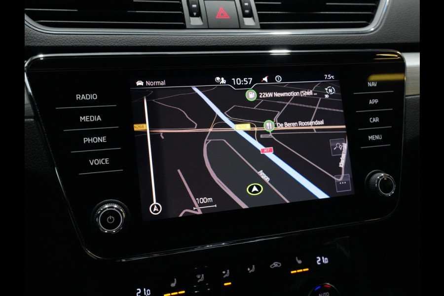 Škoda Superb Combi 1.4 TSI iV 204pk PHEV Business Edition Plus Trekhaak | Camera | Memory | Carplay | 18" | LED