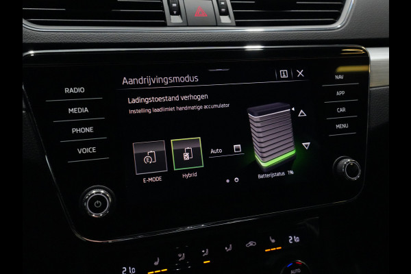 Škoda Superb Combi 1.4 TSI iV 204pk PHEV Business Edition Plus Trekhaak | Camera | Memory | Carplay | 18" | LED