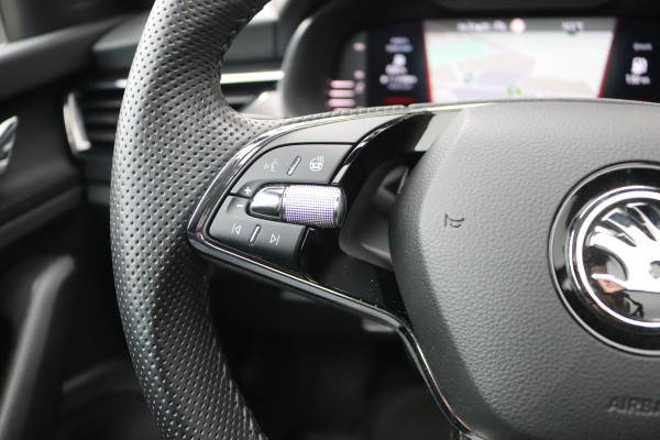 Škoda Kamiq 1.5 TSI 150PK Automaat Monte Carlo Pano-dak/Navigatie/Camera/Elektr.-klep