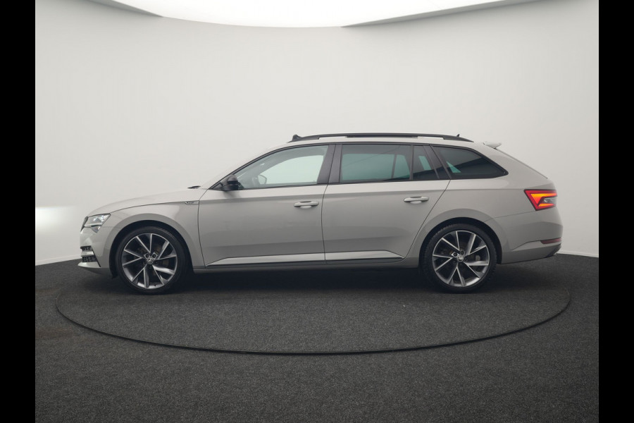 Škoda Superb Combi 1.4 TSI iV Sportline Business PHEV 218pk Dealer O.H. | Trekhaak Af Fabriek | Panodak | Adaptive Cruise | Camera | Alcantara Sportstoelen Verwarmd | Sfeerverlichting | Keyless | Stuur Verwarmd | Blis | Plug In Hybrid |