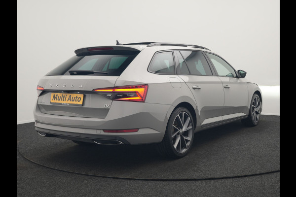 Škoda Superb Combi 1.4 TSI iV Sportline Business PHEV 218pk Dealer O.H. | Trekhaak Af Fabriek | Panodak | Adaptive Cruise | Camera | Alcantara Sportstoelen Verwarmd | Sfeerverlichting | Keyless | Stuur Verwarmd | Blis | Plug In Hybrid |