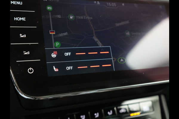 Škoda Superb Combi 1.4 TSI iV Sportline Business PHEV 218pk Dealer O.H. | Trekhaak Af Fabriek | Panodak | Adaptive Cruise | Camera | Alcantara Sportstoelen Verwarmd | Sfeerverlichting | Keyless | Stuur Verwarmd | Blis | Plug In Hybrid |