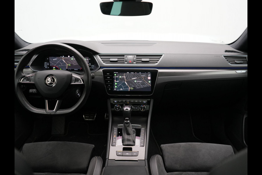 Škoda Superb Combi 1.4 TSI iV Sportline Business PHEV 218pk Dealer O.H. | Trekhaak Af Fabriek | Panodak | Adaptive Cruise | Camera | Alcantara Sportstoelen Verwarmd | Sfeerverlichting | Keyless | Stuur Verwarmd | Blis | Plug In Hybrid |