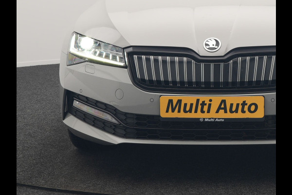 Škoda Superb Combi 1.4 TSI iV Sportline Business PHEV 218pk Dealer O.H. | Trekhaak Af Fabriek | Panodak | Adaptive Cruise | Camera | Alcantara Sportstoelen Verwarmd | Sfeerverlichting | Keyless | Stuur Verwarmd | Blis | Plug In Hybrid |
