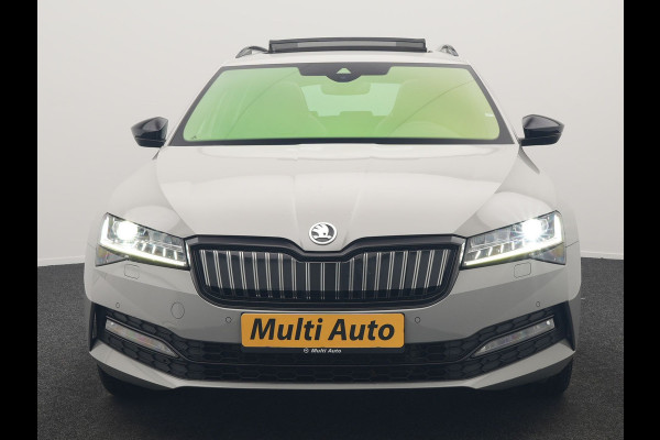 Škoda Superb Combi 1.4 TSI iV Sportline Business PHEV 218pk Dealer O.H. | Trekhaak Af Fabriek | Panodak | Adaptive Cruise | Camera | Alcantara Sportstoelen Verwarmd | Sfeerverlichting | Keyless | Stuur Verwarmd | Blis | Plug In Hybrid |