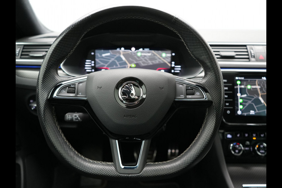 Škoda Superb Combi 1.4 TSI iV Sportline Business PHEV 218pk Dealer O.H. | Trekhaak Af Fabriek | Panodak | Adaptive Cruise | Camera | Alcantara Sportstoelen Verwarmd | Sfeerverlichting | Keyless | Stuur Verwarmd | Blis | Plug In Hybrid |