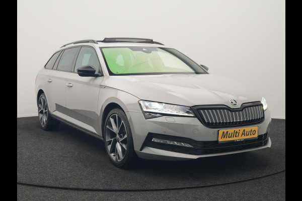 Škoda Superb Combi 1.4 TSI iV Sportline Business PHEV 218pk Dealer O.H. | Trekhaak Af Fabriek | Panodak | Adaptive Cruise | Camera | Alcantara Sportstoelen Verwarmd | Sfeerverlichting | Keyless | Stuur Verwarmd | Blis | Plug In Hybrid |