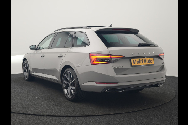 Škoda Superb Combi 1.4 TSI iV Sportline Business PHEV 218pk Dealer O.H. | Trekhaak Af Fabriek | Panodak | Adaptive Cruise | Camera | Alcantara Sportstoelen Verwarmd | Sfeerverlichting | Keyless | Stuur Verwarmd | Blis | Plug In Hybrid |