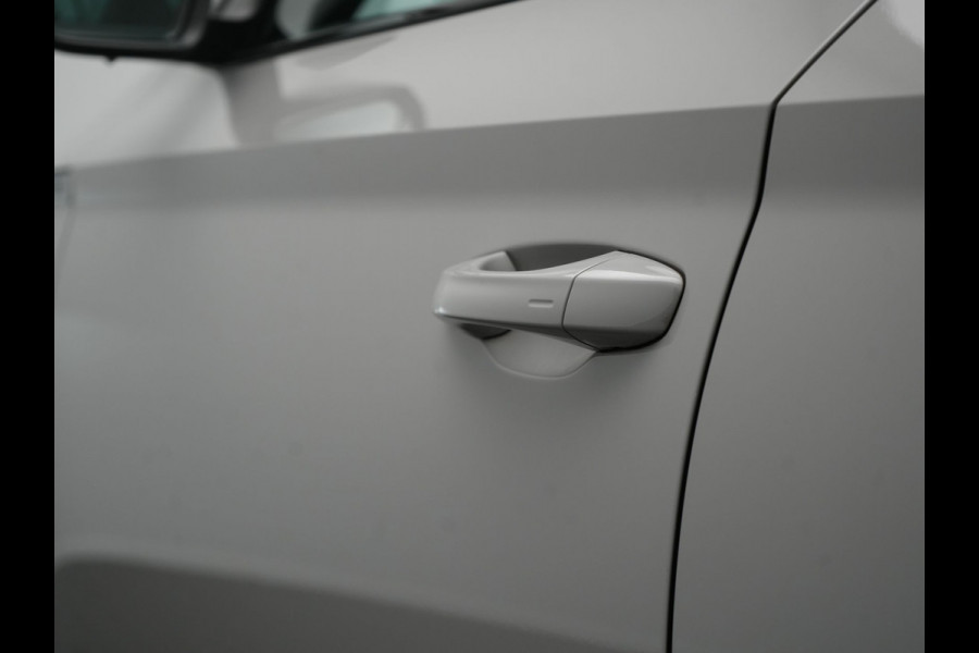 Škoda Superb Combi 1.4 TSI iV Sportline Business PHEV 218pk Dealer O.H. | Trekhaak Af Fabriek | Panodak | Adaptive Cruise | Camera | Alcantara Sportstoelen Verwarmd | Sfeerverlichting | Keyless | Stuur Verwarmd | Blis | Plug In Hybrid |