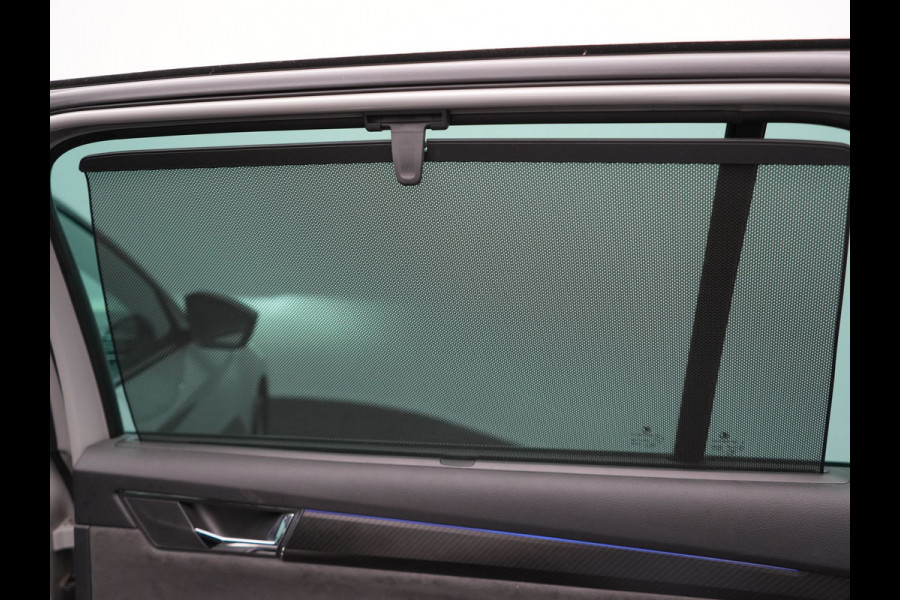 Škoda Superb Combi 1.4 TSI iV Sportline Business PHEV 218pk Dealer O.H. | Trekhaak Af Fabriek | Panodak | Adaptive Cruise | Camera | Alcantara Sportstoelen Verwarmd | Sfeerverlichting | Keyless | Stuur Verwarmd | Blis | Plug In Hybrid |