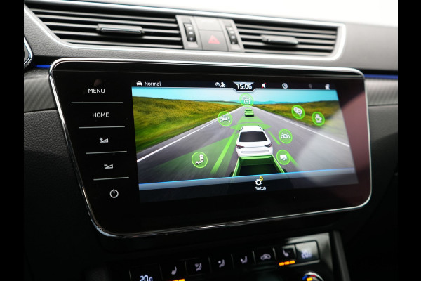 Škoda Superb Combi 1.4 TSI iV Sportline Business PHEV 218pk Dealer O.H. | Trekhaak Af Fabriek | Panodak | Adaptive Cruise | Camera | Alcantara Sportstoelen Verwarmd | Sfeerverlichting | Keyless | Stuur Verwarmd | Blis | Plug In Hybrid |