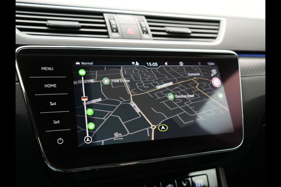 Škoda Superb Combi 1.4 TSI iV Sportline Business PHEV 218pk Dealer O.H. | Trekhaak Af Fabriek | Panodak | Adaptive Cruise | Camera | Alcantara Sportstoelen Verwarmd | Sfeerverlichting | Keyless | Stuur Verwarmd | Blis | Plug In Hybrid |