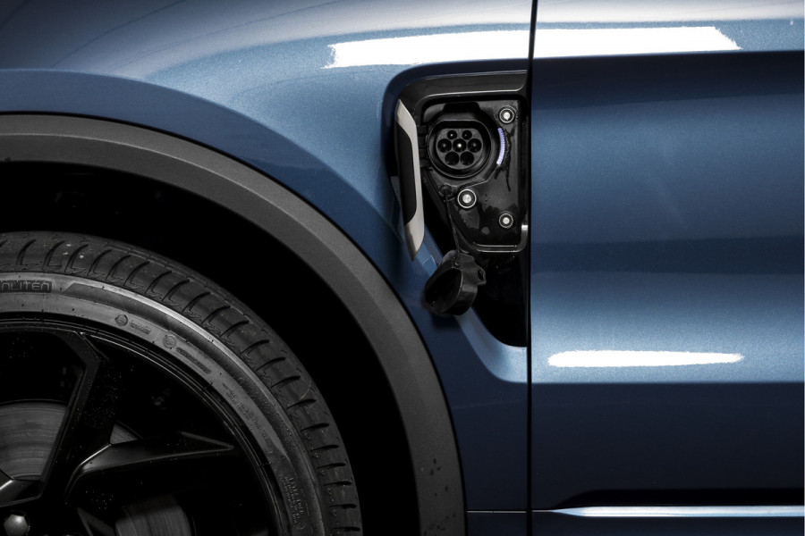 Lynk & Co 01 1.5 PHEV 261PK MY22 | Black Pakket | 360 Camera | 7.4 kWh Boordlader | S/K-panodak | Adapt. Cruise | Memory | Elek. klep | LM 20" | 5306