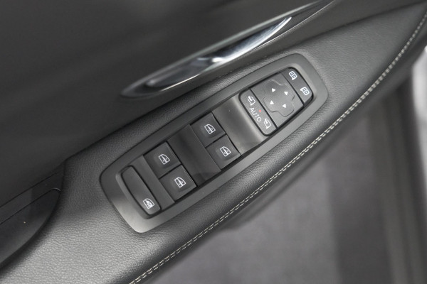 Renault Scénic TCe 140 EDC Intens | Navigatie | Apple Carplay | Parkeersensoren | Cruise Control