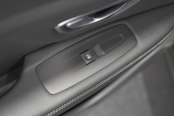 Renault Scénic TCe 140 EDC Intens | Navigatie | Apple Carplay | Parkeersensoren | Cruise Control