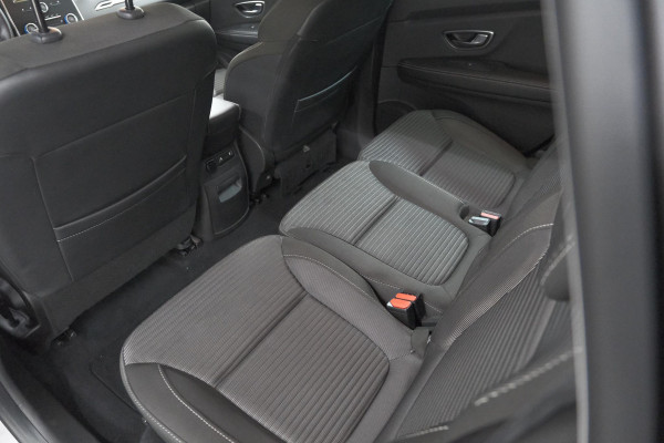 Renault Scénic TCe 140 EDC Intens | Navigatie | Apple Carplay | Parkeersensoren | Cruise Control