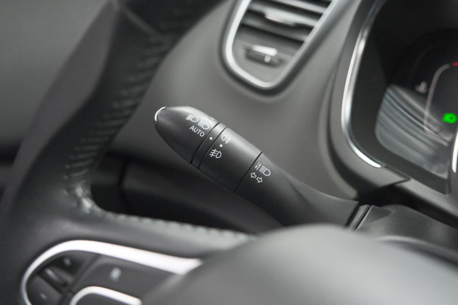 Renault Scénic TCe 140 EDC Intens | Navigatie | Apple Carplay | Parkeersensoren | Cruise Control