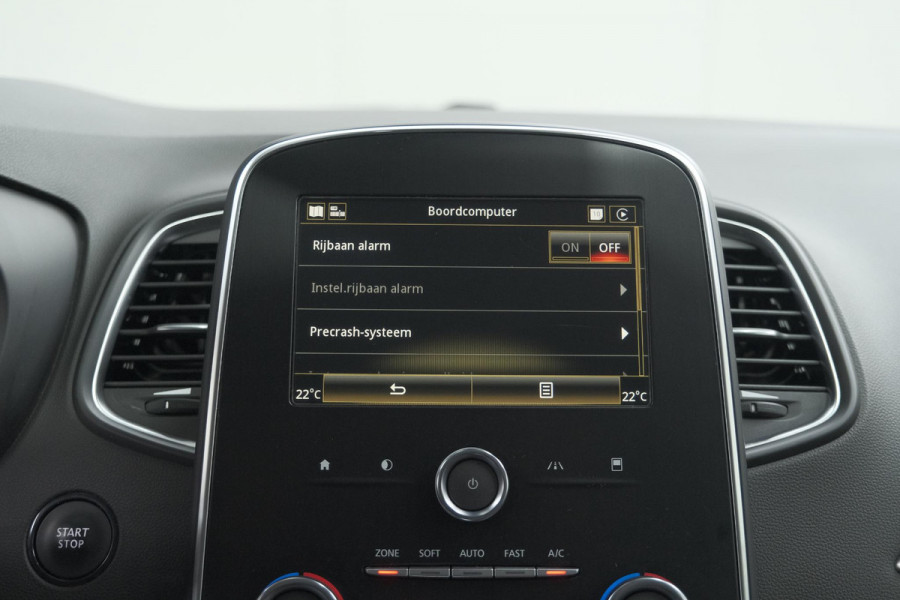 Renault Scénic TCe 140 EDC Intens | Navigatie | Apple Carplay | Parkeersensoren | Cruise Control