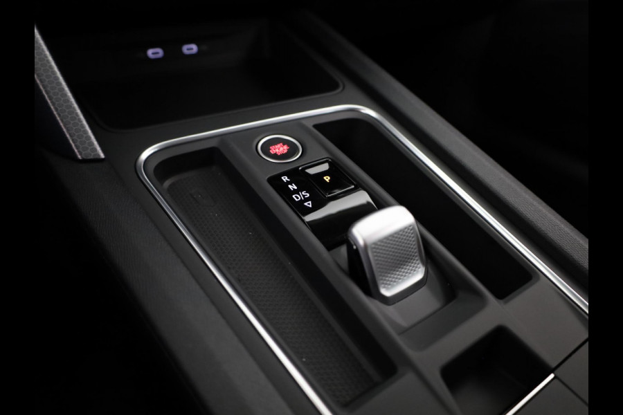 Seat Leon Sportstourer 1.5 TSI e-Hybrid Style Business Intense | Magnetic Tech Metallic | Matrix LED Koplampen