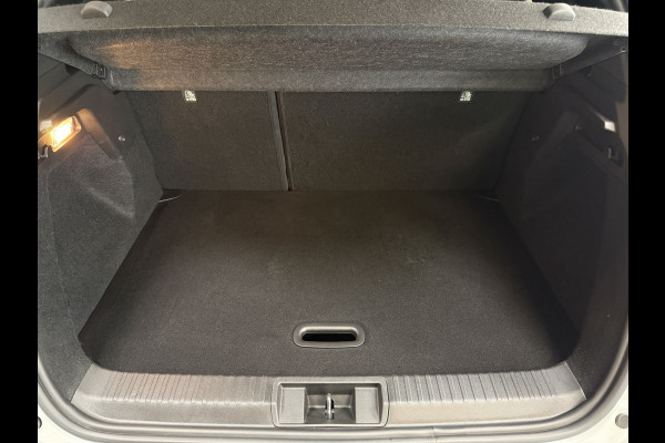 Renault Captur 1.3 TCe mild hybrid 160 Rive Gauche | Groot navi | 18" | Stoelverwarming | 360 Camera | PDC | Led 100% Dealer onderhouden!