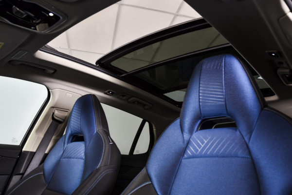 Lynk & Co 01 1.5 PHEV 261PK MY22 | 360 Camera | S/K-panodak | Adapt. Cruise | Memory | Elek. klep | LM 20" | 1245