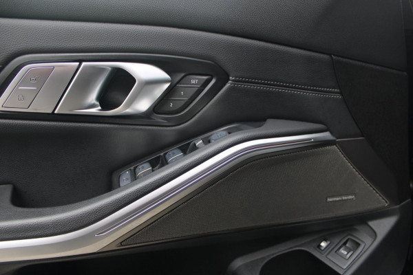 BMW 3-serie 330e xDrive M-Sport Shadow | Pano | Laser | Memory | HK | HUD