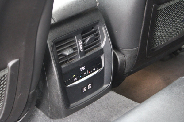 BMW 3-serie 330e xDrive M-Sport Shadow | Pano | Laser | Memory | HK | HUD